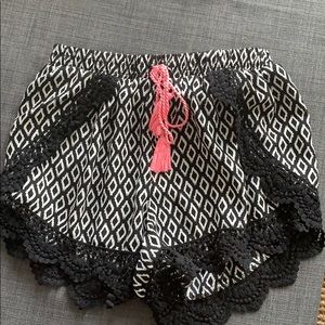 Flowy patterned shorts